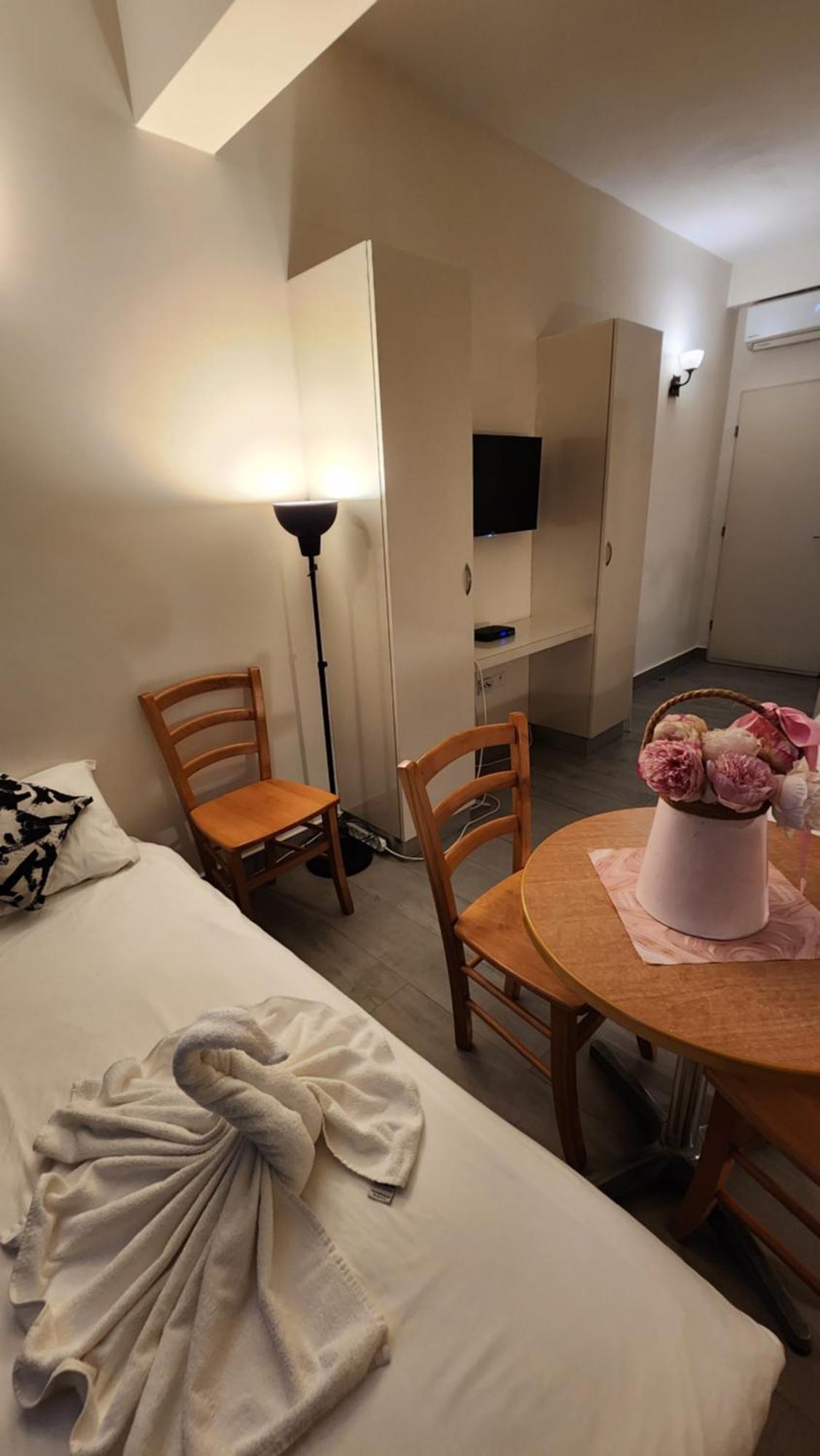 David Hameleh House Aparthotel Netanya Quarto foto