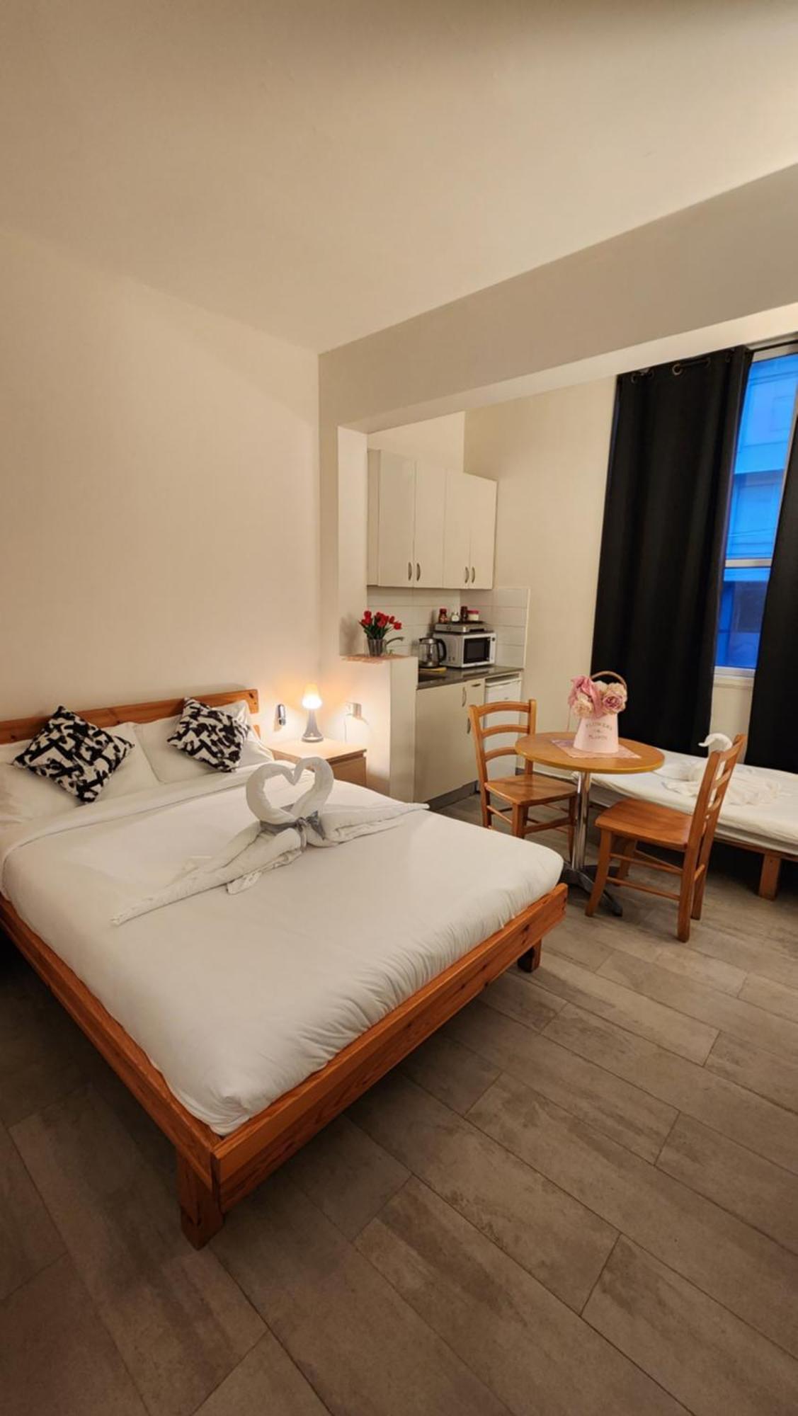 David Hameleh House Aparthotel Netanya Quarto foto